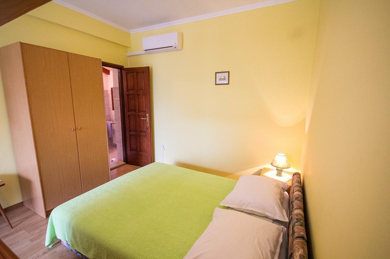 Sandra House With Apartment Umag Kültér fotó